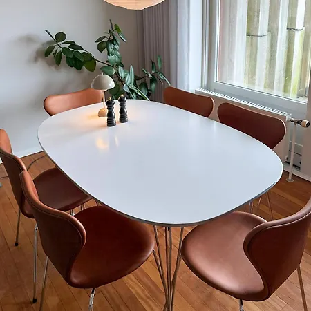 Renovated Flat With Pool Access In Osterbro *