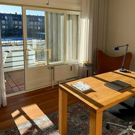 Renovated Flat With Pool Access In Osterbro Διαμέρισμα