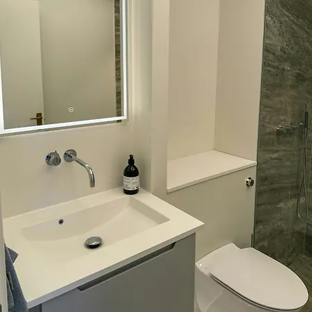 Διαμέρισμα Renovated Flat With Pool Access In Osterbro *